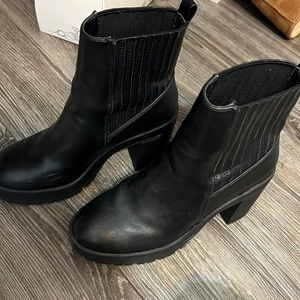 Womens black chunky bootie